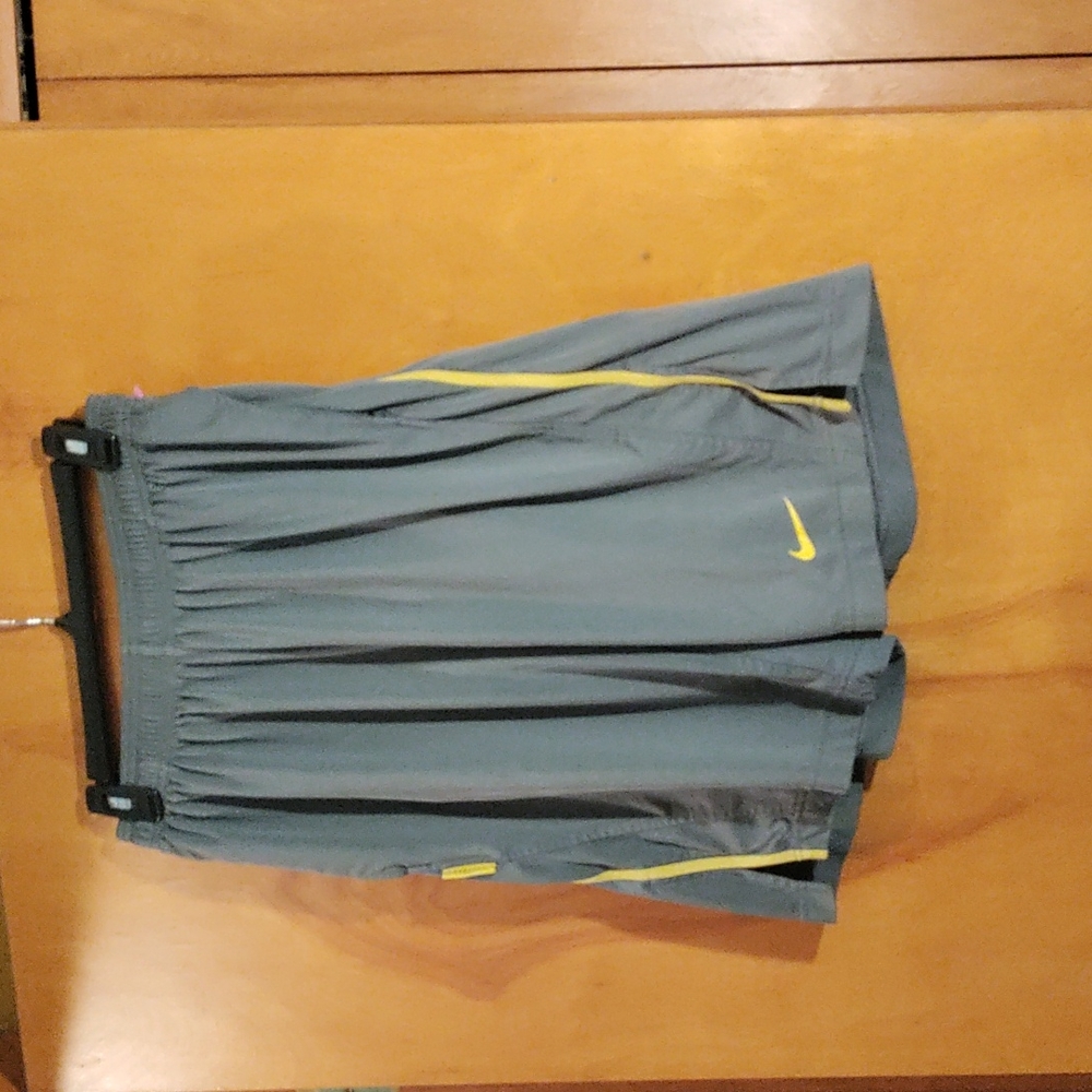 ✨Nike Dri-FIT men's size medium basketball shorts